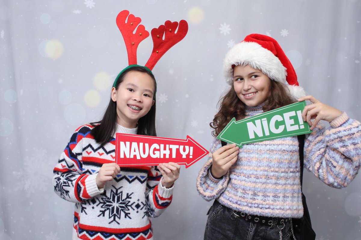 CSBucharest's tweet image. 📸🎄 Winter Bazaar Photobooth Fun! 🌟👨👩👧👦
Our students, staff, and families created unforgettable memories at the Winter Bazaar Photobooth, capturing the festive spirit and joy of the season! 📸🎉 #Belonging #CSBWinterBazaar #PhotoboothFun #SchoolCommunity