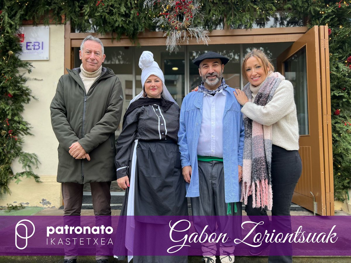 PSEulaliaIkast's tweet photo. 🎄🎅🎄 Patronato Santa Eulaliatik jai oso #zoriontsuak opa dizkizuegu. Gozatzeko garaia da, gure maiteekin partekatzekoa, #amets egitekoa. #Eguberrion, lagunok!

#Patronato #SantaEulalia #Santurtzi #DanokBatera https://t.co/QLfhFKooy0