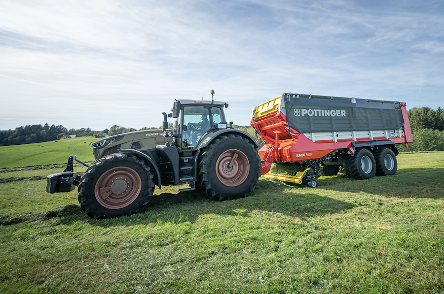 With the new short chop system, <a href="/PottingerUK/">Pottinger UK</a> ’s expertise in loader wagons has taken another step further.

farmersguide.co.uk/lamma-2024/new…

#LAMMA2024 #foragemachinery #farmmachinery