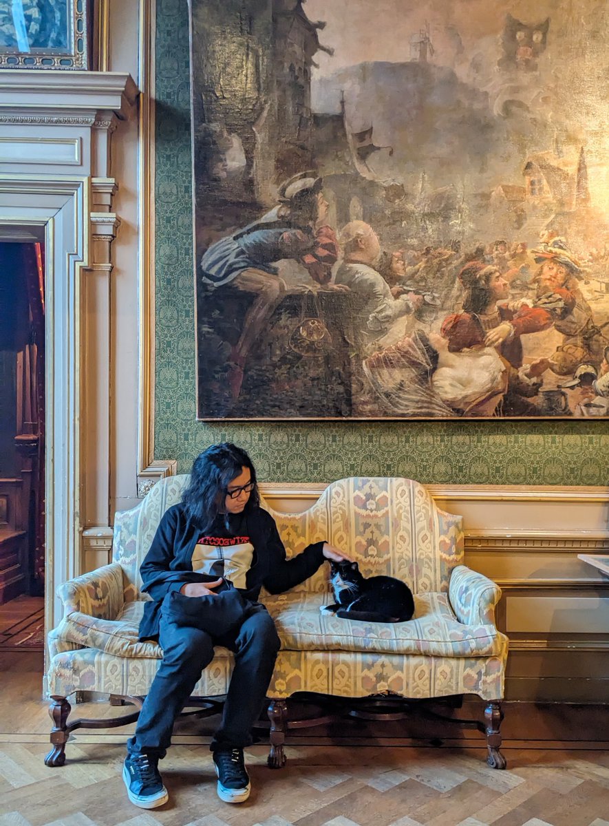DesireeAditya's tweet photo. “Cats are put on earth to remind us that not everything has a purpose” – Oscar Wilde. 

May your holiday be restful! https://t.co/9wecQUI5eg