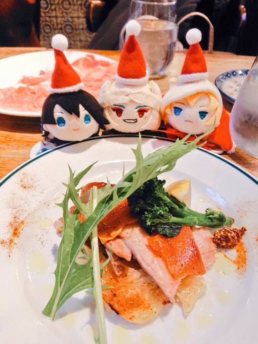 メリクリ クリスマス&忘年会ランチやってきた!生ハム食べ放題と小豚の丸焼き。そしてその後栗ぜんざいも食べに行った久しぶりにこの栗ぜんざい食べれて満足