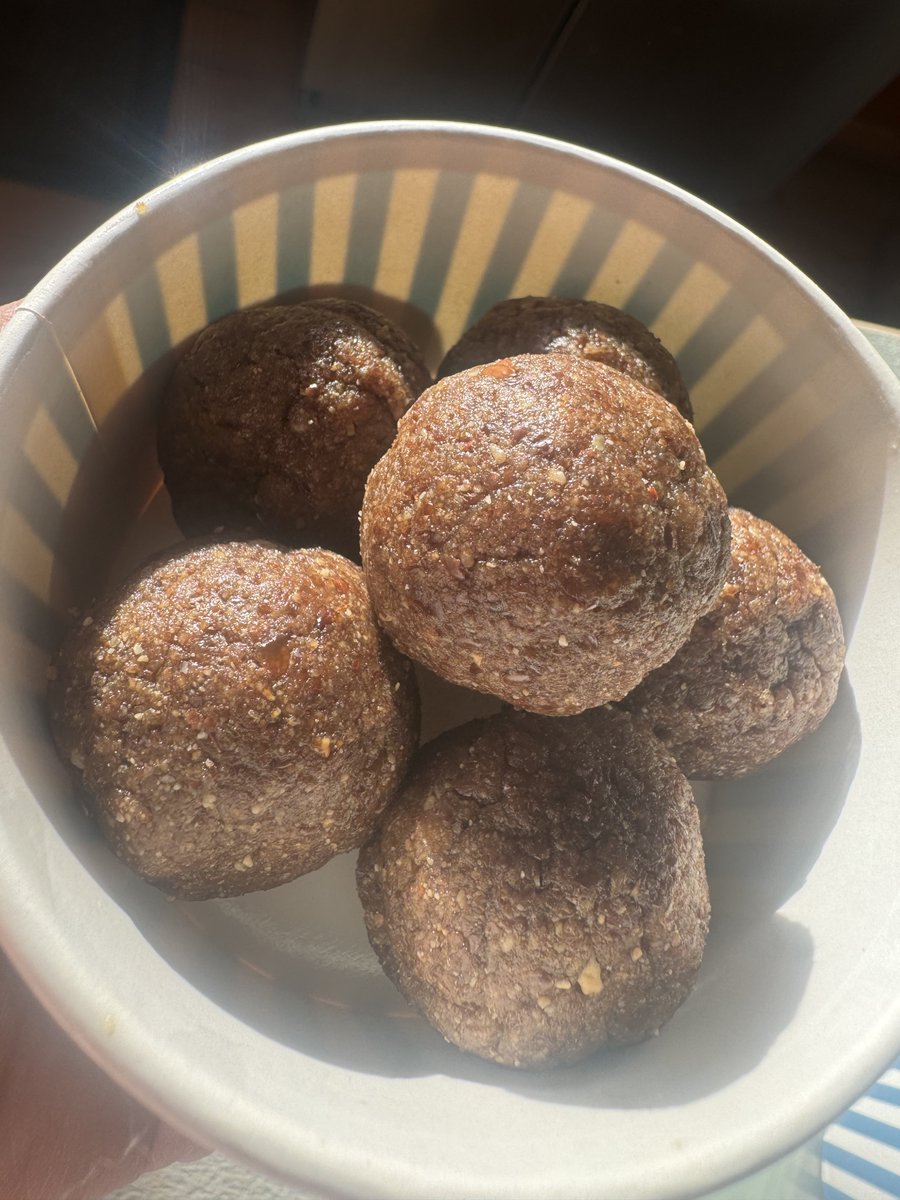 FugaciousOne's tweet photo. First batch of Pinniaan on the first day of winter break
#WinterBreak 
#Punjabi #Foodie #FoodIsJoy #LiveToEat https://t.co/VmeluDWEGw