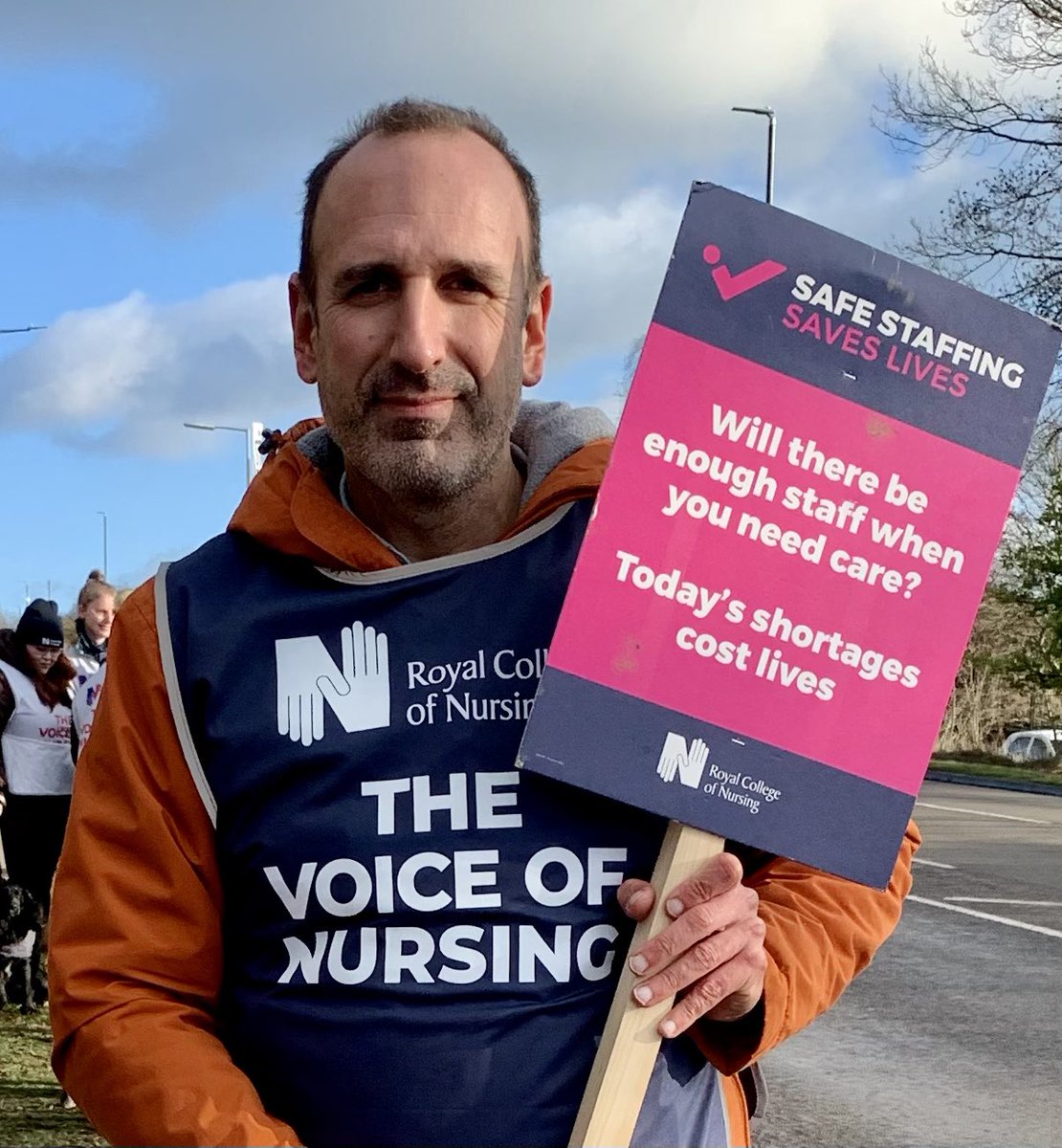 Solidaritat des d’Anglaterra! 
Continuarem la lluita el 2024! 💪🏻💪🏻💪🏻
 #infermeresdiemprou