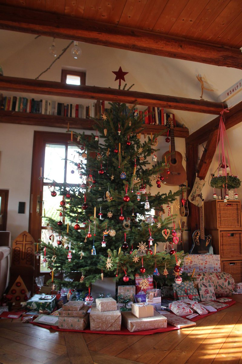 DerOberndorfer's tweet photo. Allen die das Lesen,
wünsche ich eine besinnliche und gesunde Weihnachtszeit. https://t.co/yb05fNnXtN