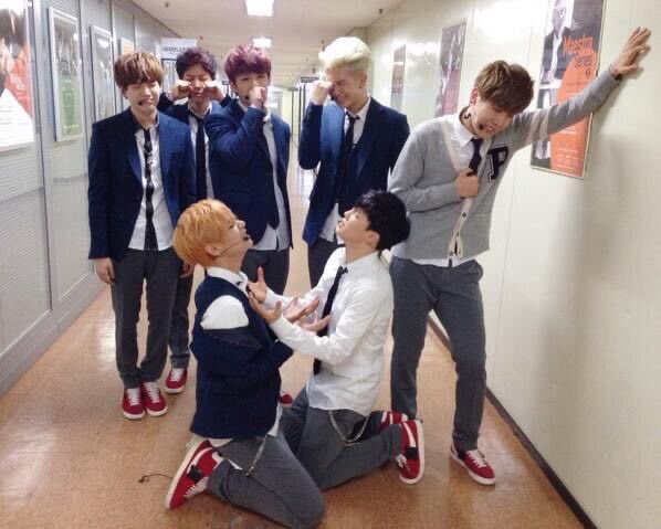 jiyoon1422's tweet photo. Bts old unseen photos that you might not know about😉

~a thread pt.2 https://t.co/LqZG23msQs