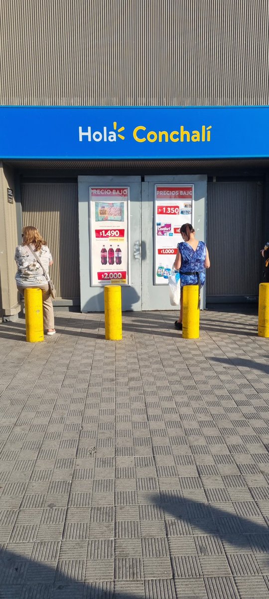 jesdar12's tweet photo. @LIDERcl @WallmartWalmart 8:15 am y Líder Conchali sin abrir sus puertas https://t.co/M4zp3xA7T6