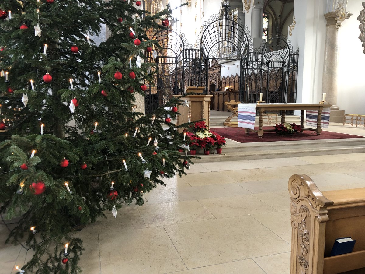 Zur Einstimmung auf Weihnachten übertragen wir die Weihnachtsvesper aus dem #Klostermariastein heute, um 17.15 Uhr live im Radio SRF 1 und Fernsehen SRF 1 und den Mitternachtsgottesdienst um 22.30 Uhr live im TV SRF 1 und Radio SRF 2 Kultur <a href="/SRF/">SRF</a>  @srfkultur