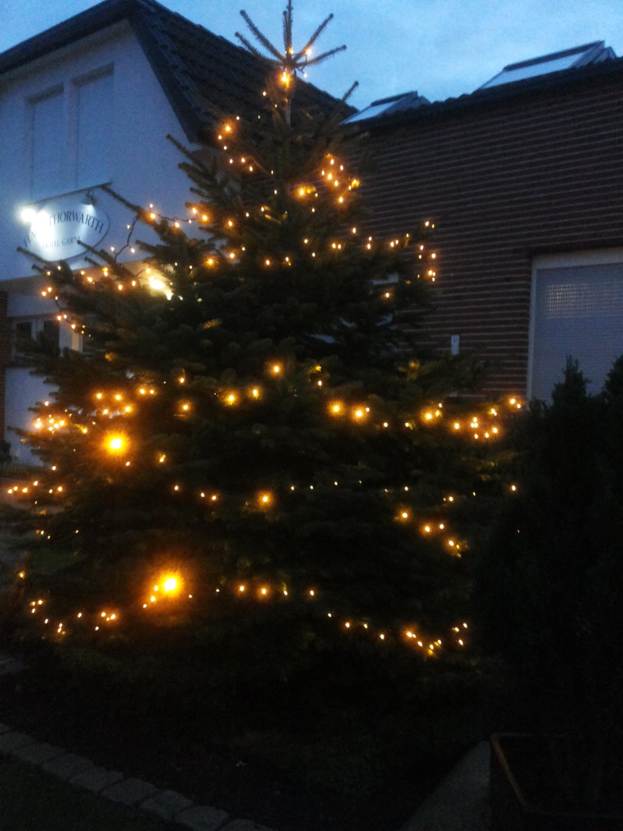 HotelThorwarth's tweet photo. Wir wünschen unseren Gästen und Freunden ein besinnliches Weihnachtsfest und einen guten Rutsch in das Jahr 2024.
Mögen all Ihre Wünsche in Erfüllung gehen.
Günter uns Sieglinde Thorwarth https://t.co/66ryr5WvFP