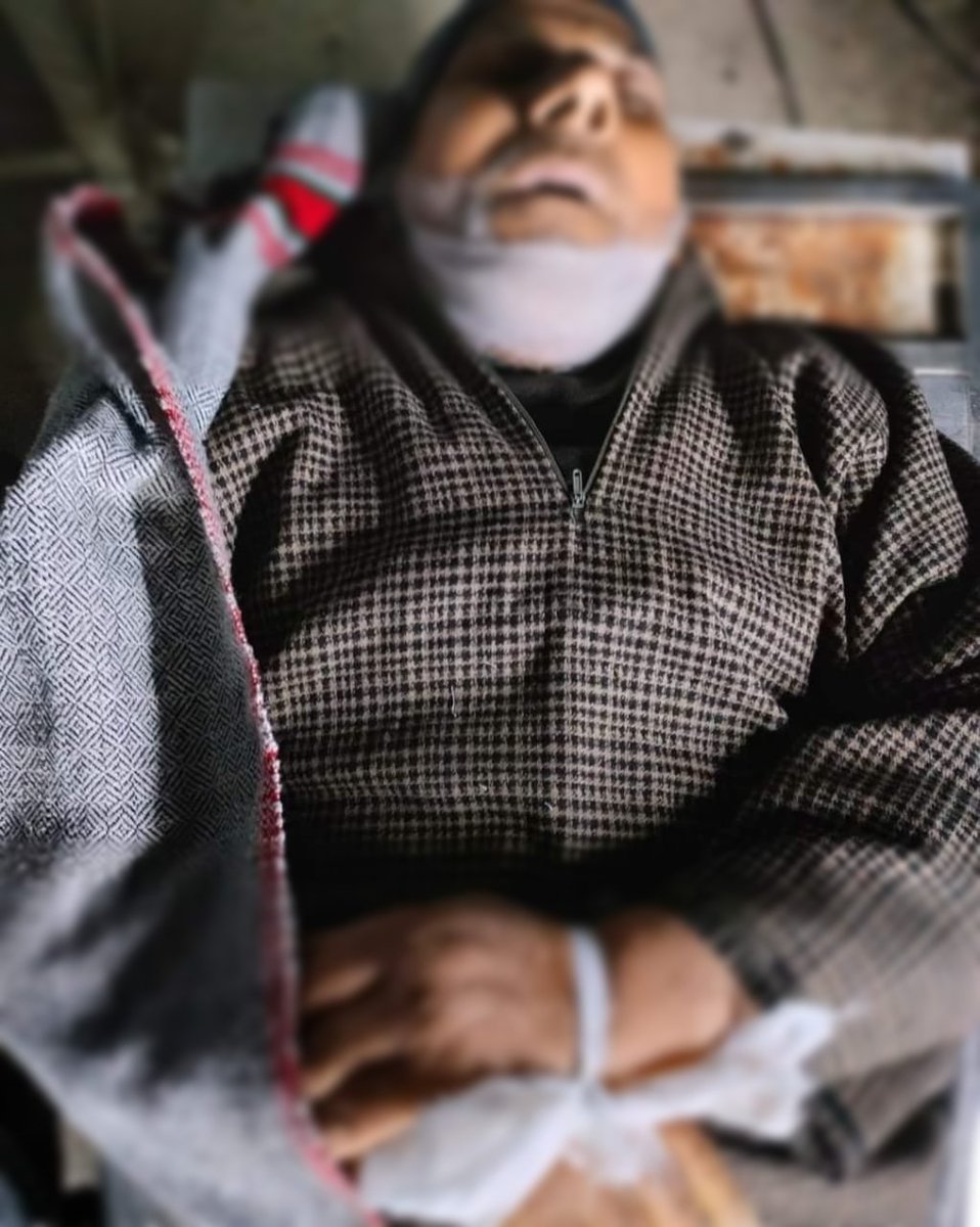 LalChowkJournal's tweet photo. #Newsfile : Retired Police officer (SSP) Mohmmad Shafi Mir shot dead by unidentified gunmen inside a masjid in #Gantmulla, #Sheeri #Baramulla early morning. https://t.co/6kj189HqQ6