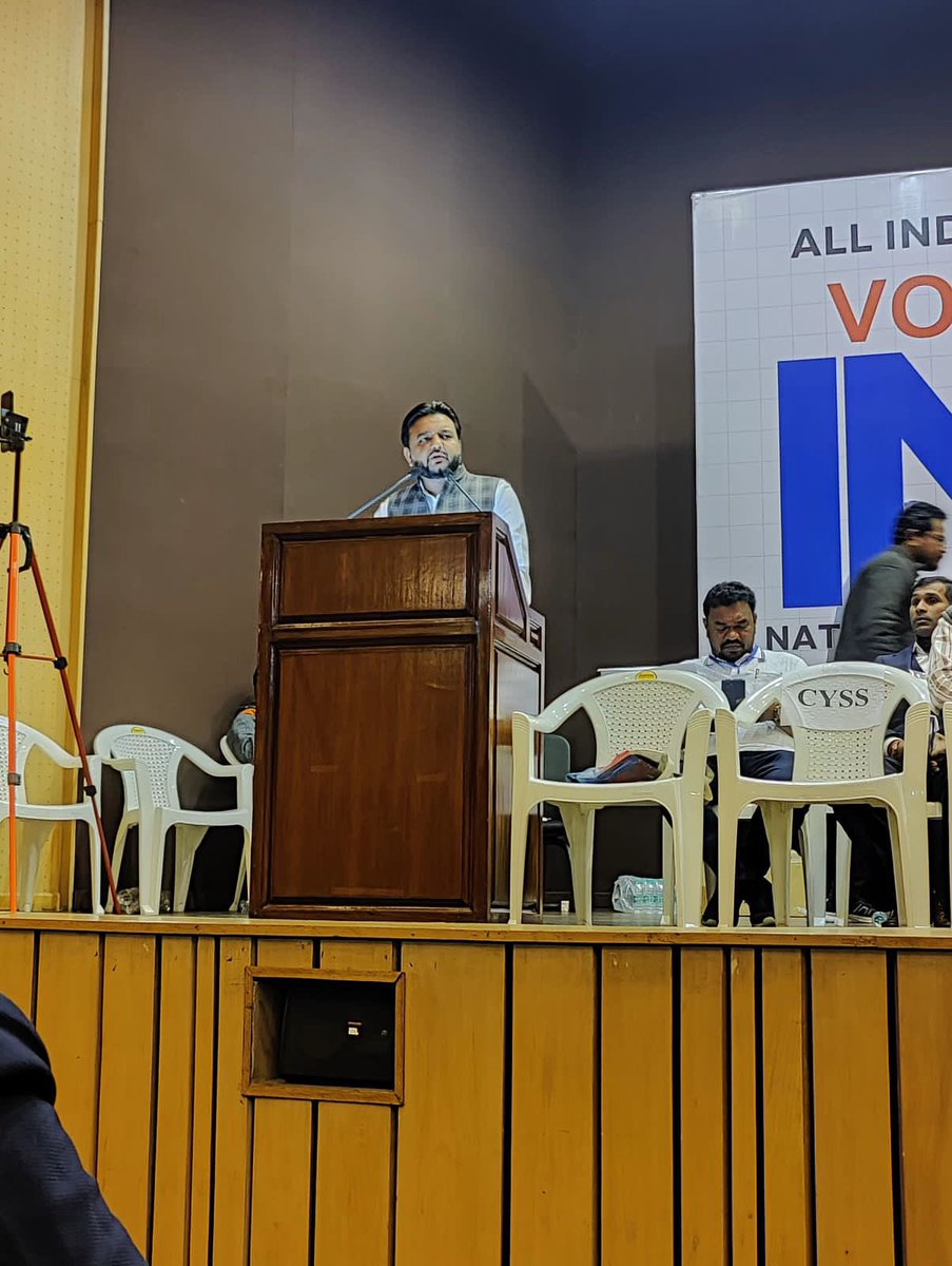 IndiaYoungVoice's tweet photo. Muslim Youth League President Asif Ansari addressed the Voice of Young India: National Convention on Challenges Before Indian Youth hosted by the AIYF in New Delhi. Youth leaders from 17 INDIA youth organisations participated in the event. #VoiceofYoungIndia #YouthforINDIA #AIYF https://t.co/HxPWc2y5SV
