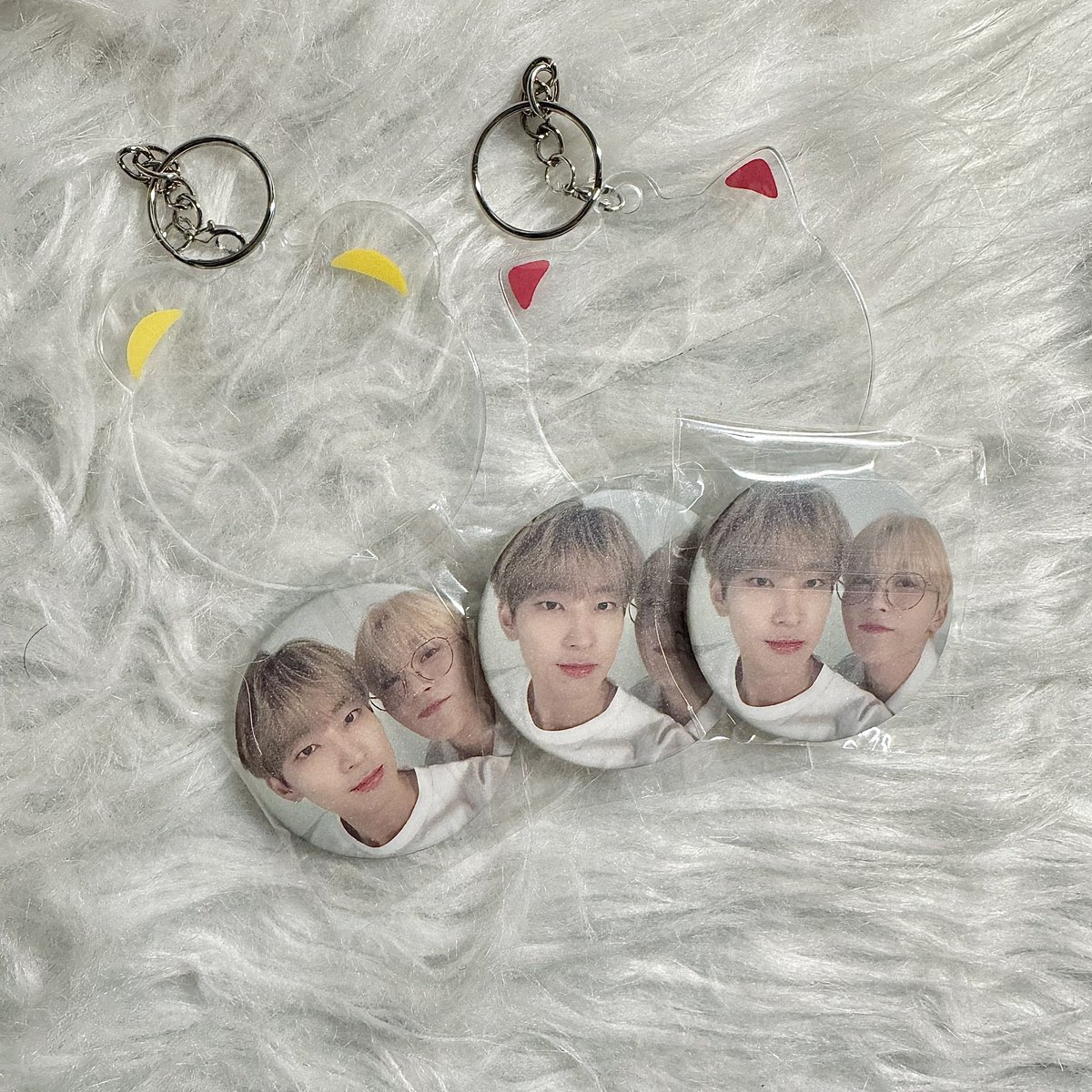 Boo_Erdbeere's tweet photo. 231224 방콕 
#승관

승관이 
휴대폰 거치대와 부채를 나눔합니다 ‼️🆓 https://t.co/7ju76b2Okz