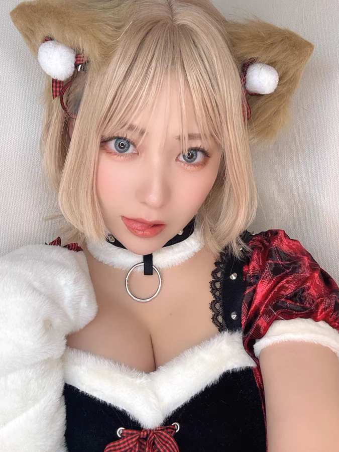 Asian girl Christmas costume