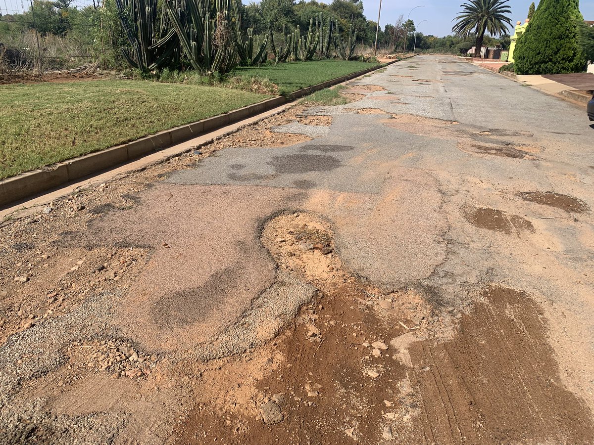 OshebengK's tweet photo. My Christmas and New Year wish list. For @MahikengLM to URGENTLY attend to our street. Adjoining streets are being attended regularly however we appear to have been forgotten. In you we put our trust Mayor @MphehloTshepiso. https://t.co/waDqwujV4S