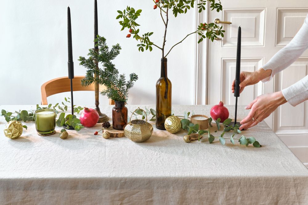 BlogDecoManitas's tweet image. 🎅🏻🎄 ¡Llega la Navidad! 😍

🗞️ Te mostramos cómo puedes decorar tu mesa de navidad con poco dinero y mucho estilo! Ideas fáciles con punch... 👇🏻

#deconavidad #decoracionnavidad #decoraciondenavidad #navidaddecoracion #deco #decoración #decoracion 

📲 decomanitas.com/como-decorar-l…