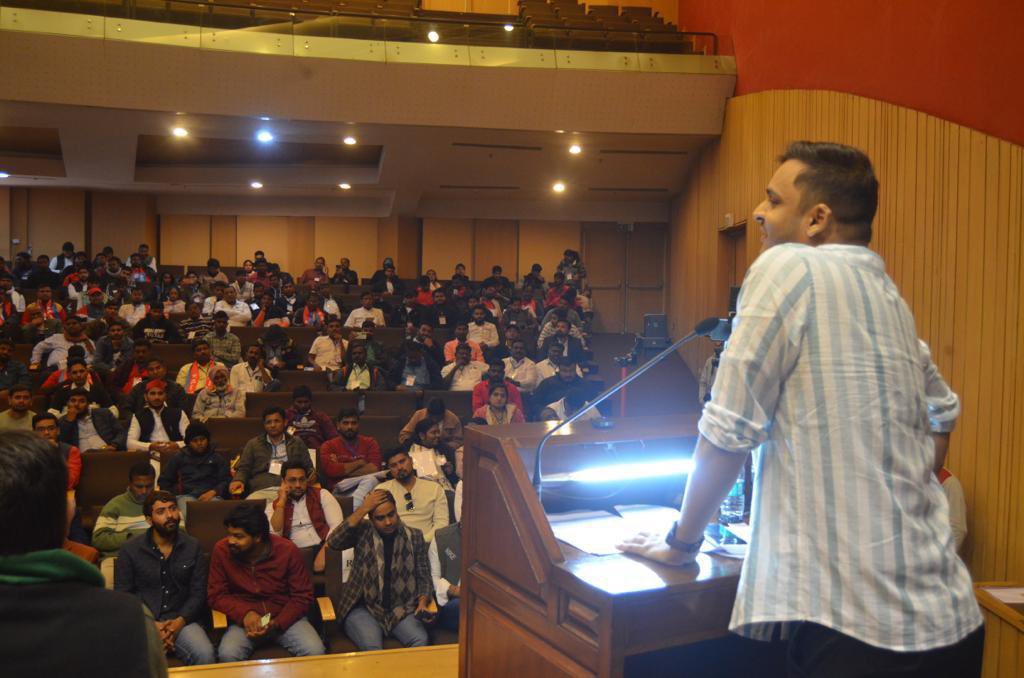 IndiaYoungVoice's tweet photo. Indian Youth Congress social media in-charge Manuj Jain addressed the Voice of Young India: National Convention on Challenges Before Indian Youth hosted by the AIYF. Youth leaders from 17 INDIA youth organisations participated in the event. #VoiceofYoungIndia #YouthforINDIA #AIYF https://t.co/bwJRa0T36G