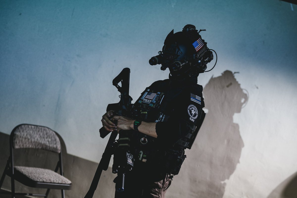 sunrisup's tweet photo. SecretserviceCounterAssaultTeam𓃠
📸:@JF52_N
#SecretService #counterassaultteam https://t.co/ylsNumBpVV