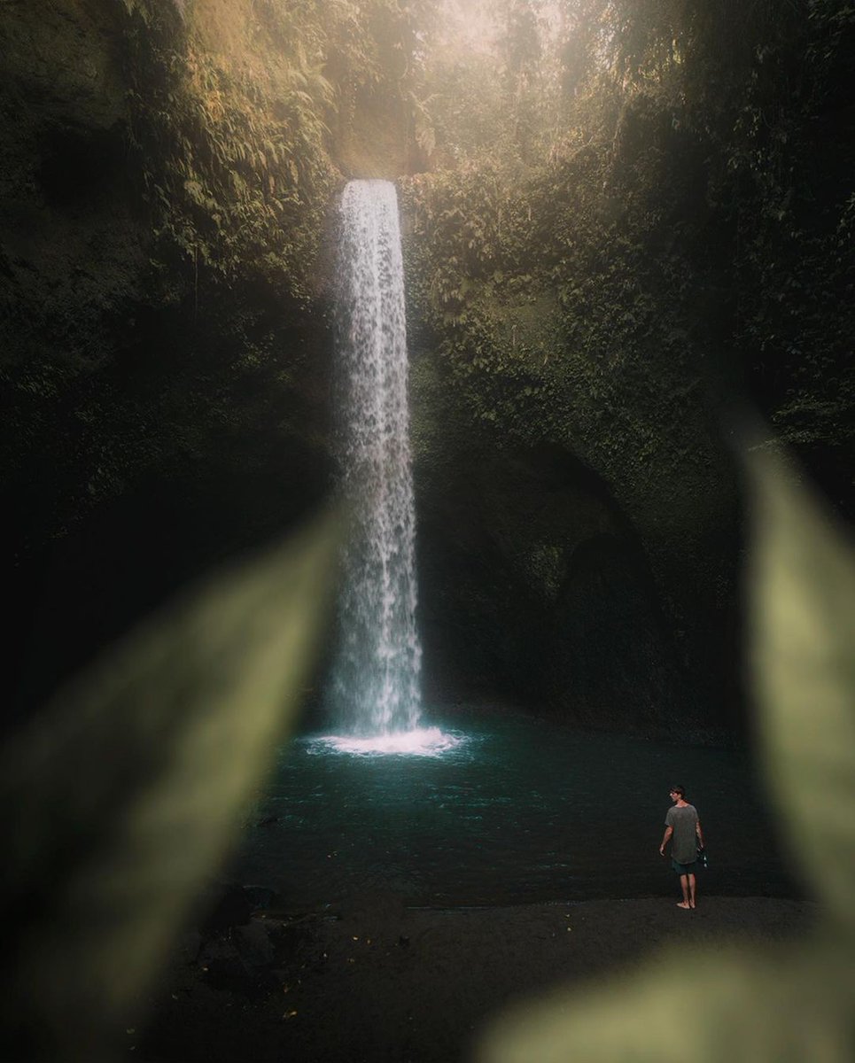 wonderfulid's tweet photo. From grand cascades to charming small ones, each waterfall in Bali tells its own story. This petite, narrow beauty is a natural wonder, despite its size. 🌊🍃 #WonderfulJourney #WonderfulIndonesia #MiniWaterfall #NaturalWonders #ScenicBeauty 📷 credit: @felgrafelgra https://t.co/FuCGQJmxPh