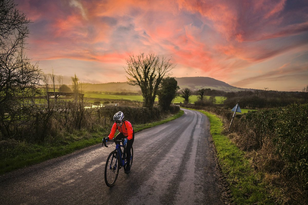 Staying local today on our favourite roads compilation- heading home for Christmas 🎄 Bashall Eaves, Ribble Valley. #homeforchristmas #ribblevalley #favouritecyclingroutes