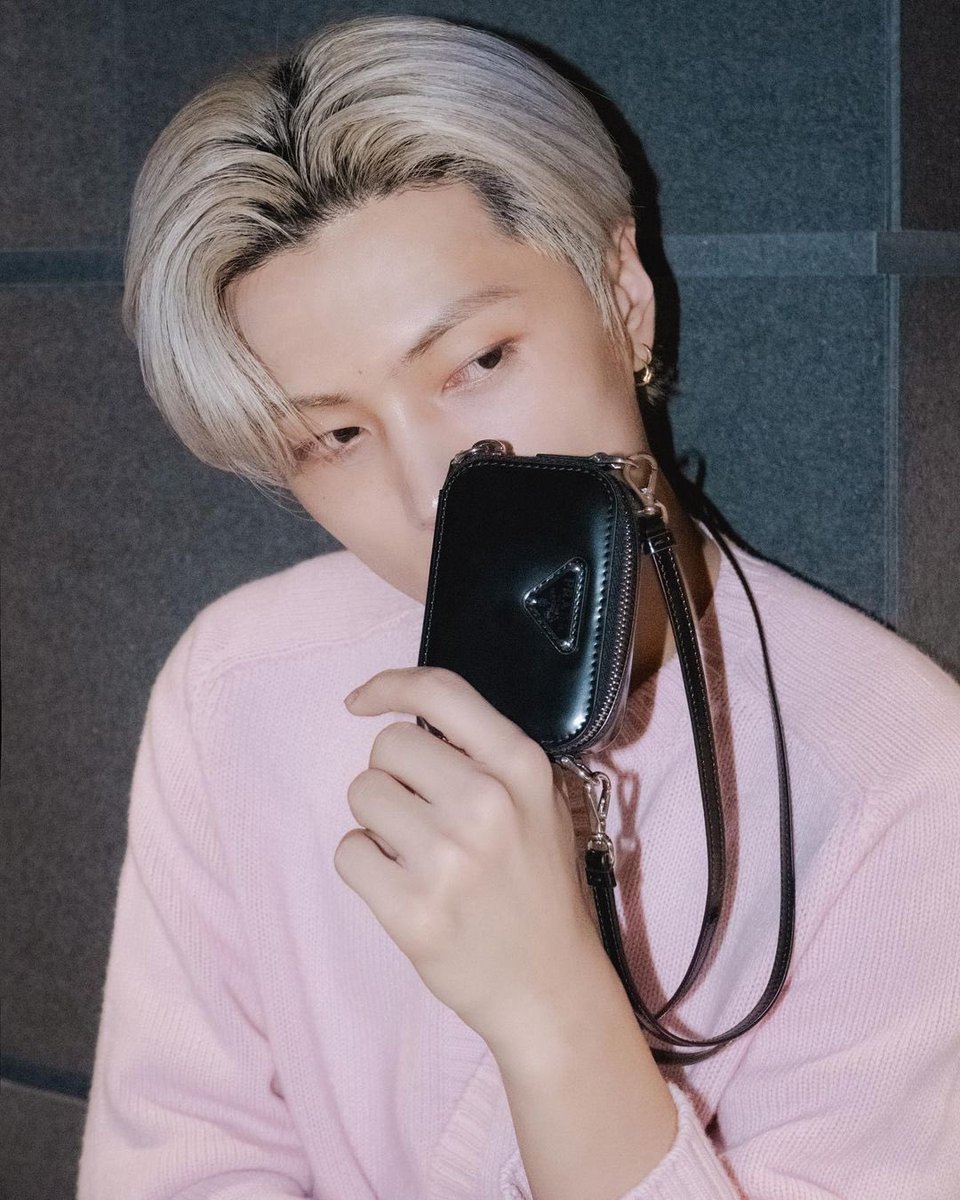 jy. tweet media