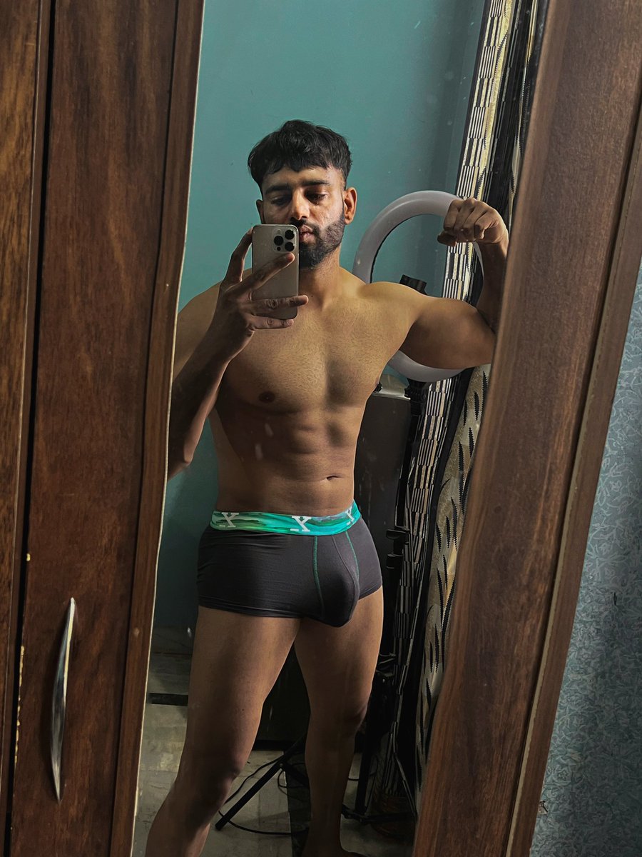 Fit Indian online on X: Guess the size of his 💪 t.coxk66NJ7Ho7   X