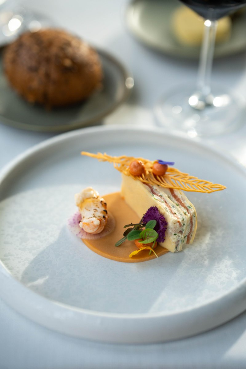 The perfect Christmas kick-off. 

The starter of our Christmas menu is one you’ll remember for years to come. 
Featuring langoustine, lasagna, smoked salmon and shellfish panna cotta.