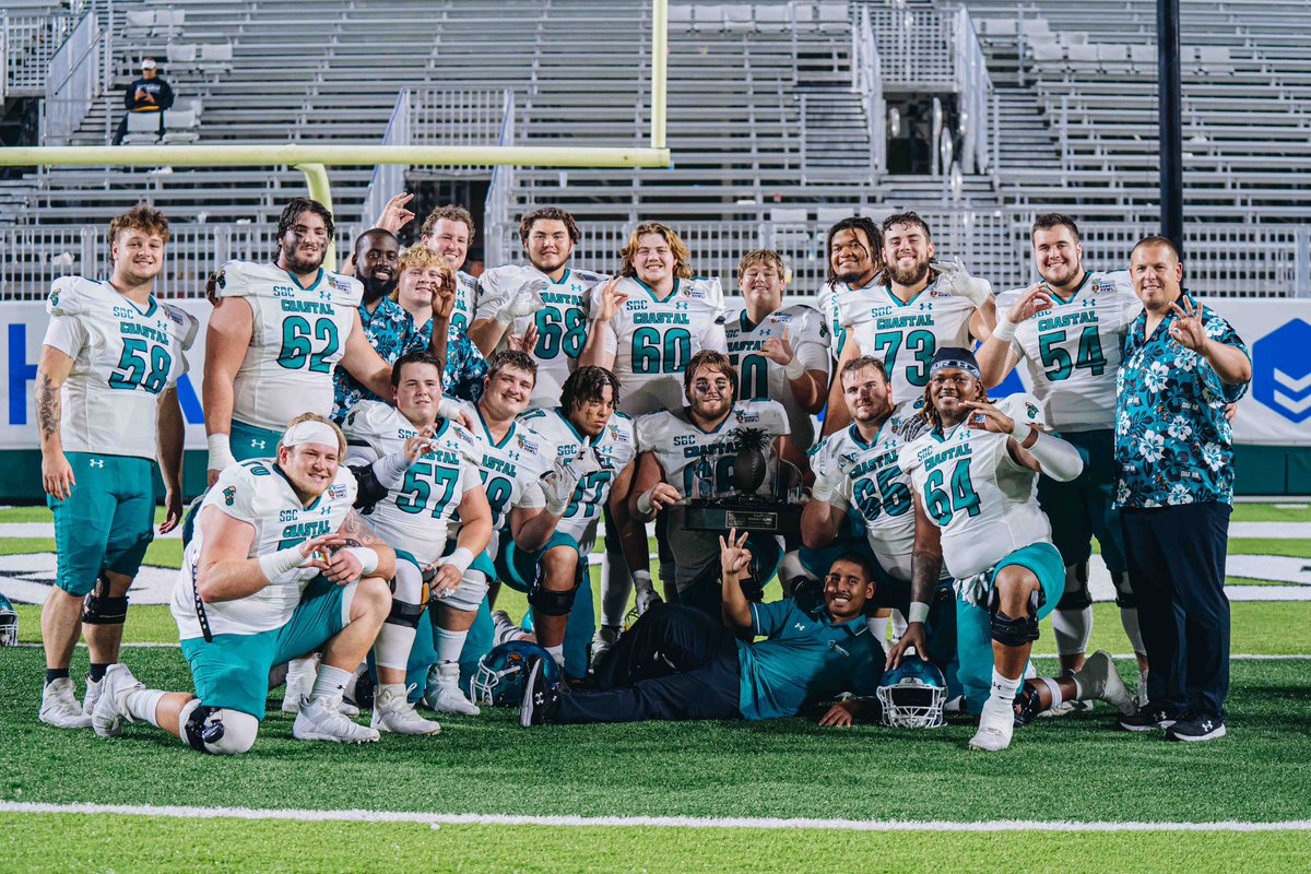 @HawaiiBowl Champs! Proud of this Unit & thankful to have the opportunity to coach these men! Congrats to @CoastalFootball & @Coachtimbeck on tonight’s win! #ChantsUp || #FAM1LY #BallAtTheBeach || #TealNation #OLP 👊