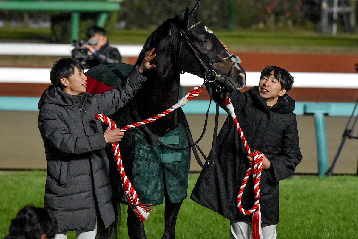 タイトルホルダー引退式！ タイトルホルダーを引く横山兄弟とか