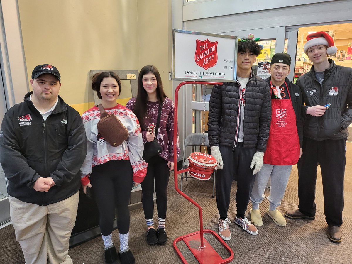 rcasper_012's tweet photo. Such a great day to be a CBear. We helped raise money for our community through the Salvation Army this morning and then won the alumni game at the buzzer this afternoon. Go Bears!

Keep an eye out for more as we head into the George Houston Capital City Classic.

Happy holidays! https://t.co/VW4a74Zo2Y