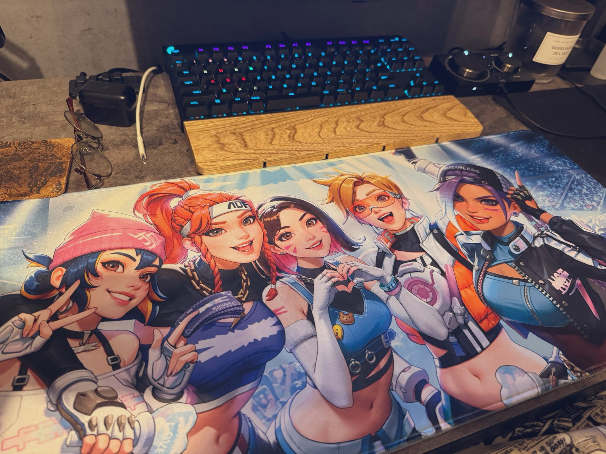 LE SSERAFIM マウスパッド 【公式通販】