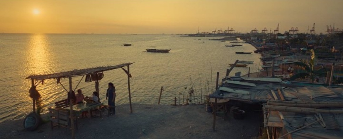 phtvandfilmupd's tweet photo. Zig Dulay’s ‘FIREFLY’ was shot 95% using natural light and the production had to “chase the right sunlight and what’s left of it by 6pm” according to cinematographer Neil Daza

In cinemas nationwide tomorrow https://t.co/G0jRtrdNWj