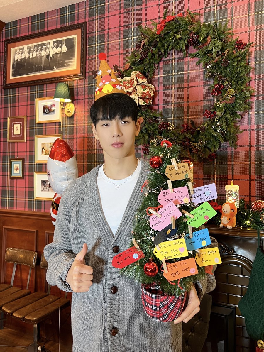 📸
231224 #몬스타엑스 #셔누
HAPPY HOLIDAYS LIVE 완료✨

크리스마스 루돌프 고깔 모자 만들기부터 
2023 몬스타엑스 연말 결산까지!
남은 2023년 행복하게 마무리하고
2024년에도 몬스타엑스와 함께 달려요
메리 크리스마스 #몬베베! 🎄❄

#SHOWNU
#MONSTAX #MONSTA_X
#HAPPYHOLIDAYSwithSHOWNU