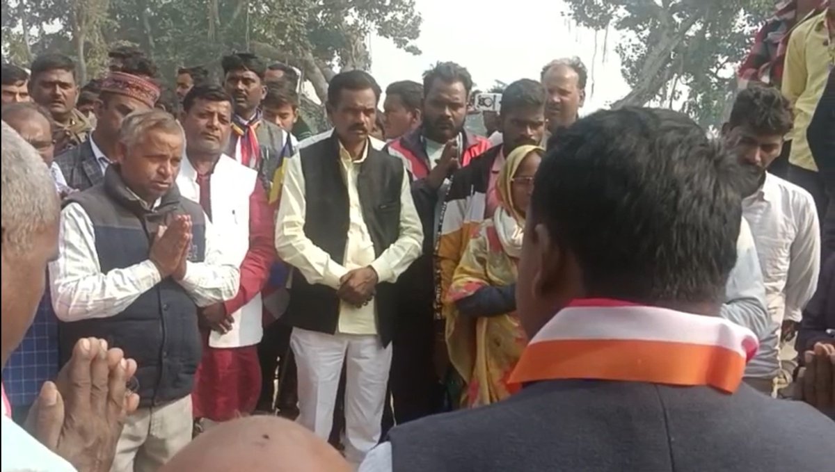 जनपद प्रयागराज के हड़िया तहसील अंतर्गत लाक्षागृह में कच्चा घाट व पक्का घाट को जोड़ने हेतु सड़क निर्माण हेतु हो रहे खुदाई में बुद्ध की विशालकाय ऐतिहासिक खंडित प्रतिमा का मिलना यह सुनिश्चित करता है यत्र तत्र सर्वत्र बुद्ध ही बुद्ध हैं। खुदाई स्थल पर हजारों स्थानीय जनता की उपस्थित