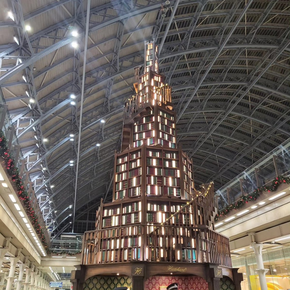 // Library Christmas tree!! At St Pancras Station because we went on a find a random Christmas tree hunt round London. #NotWhereImFrom #Kinda