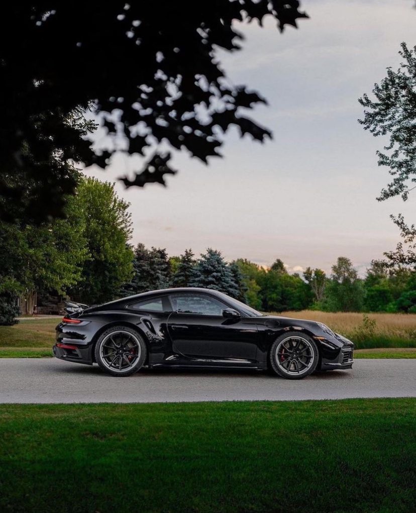 Jordan92338366's tweet photo. 992 TurboS 🖤 https://t.co/vcaaFLX3qk