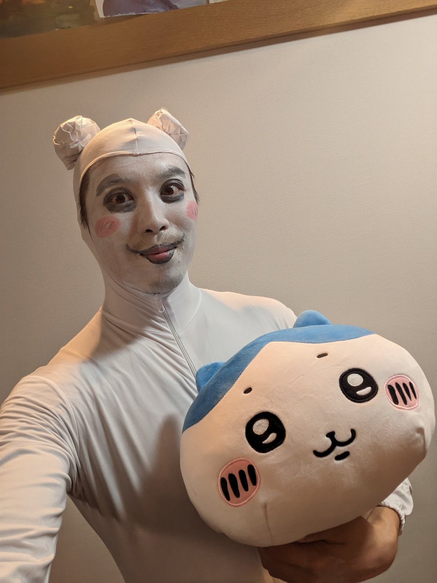 1mono2's tweet photo. 限界ちいかわのコスプレです
これで飲み屋行ったらめちゃめちゃキモいって言われました

→多分酔って寝てる時 https://t.co/QELwUaItFM