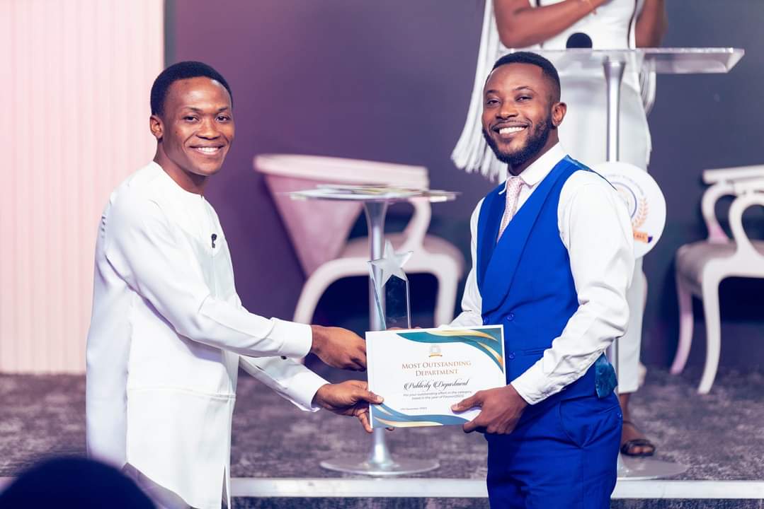 christassemblyw's tweet photo. Last week Sunday was our last Congregational Service and Annual Excellence Award.
Our beloved Man of God bless us with deep thoughts on the need to share Testimonies.
🧵
1/4
#YearOfFavor
#MonthOfTestimonies https://t.co/KH1dy7D20B