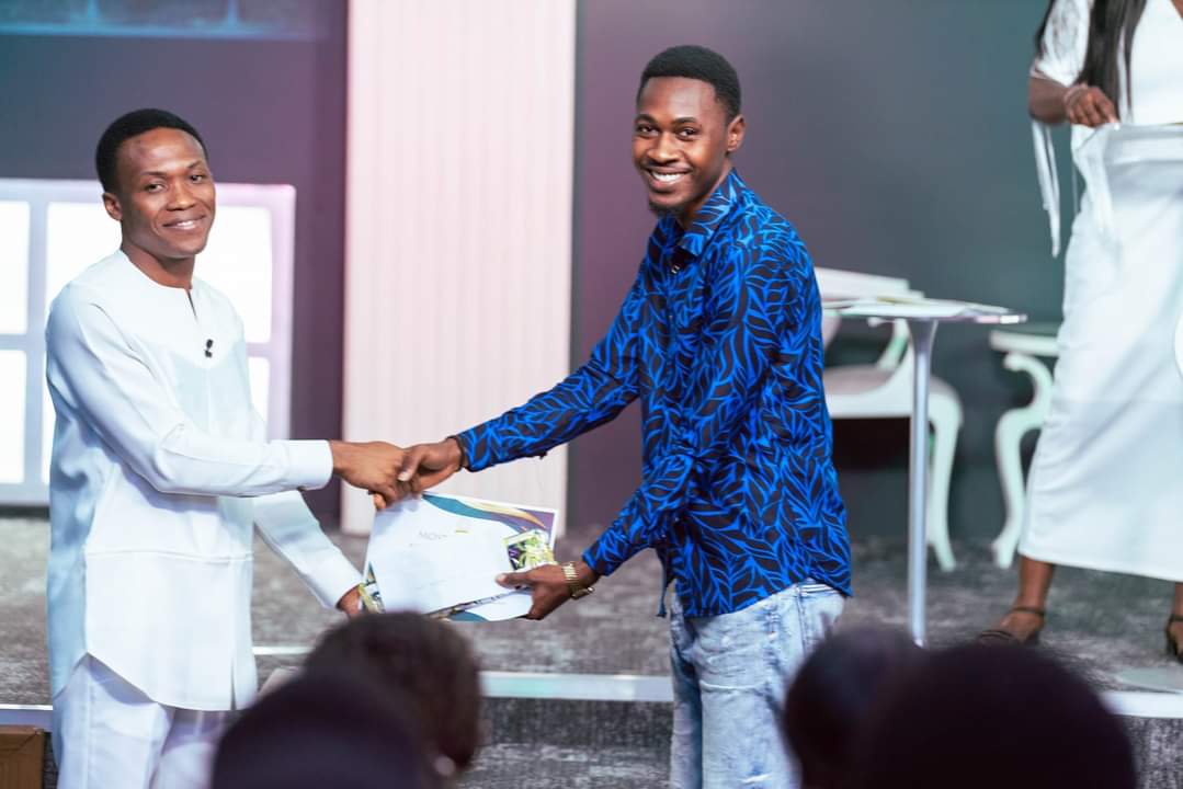 christassemblyw's tweet photo. Last week Sunday was our last Congregational Service and Annual Excellence Award.
Our beloved Man of God bless us with deep thoughts on the need to share Testimonies.
🧵
1/4
#YearOfFavor
#MonthOfTestimonies https://t.co/KH1dy7D20B