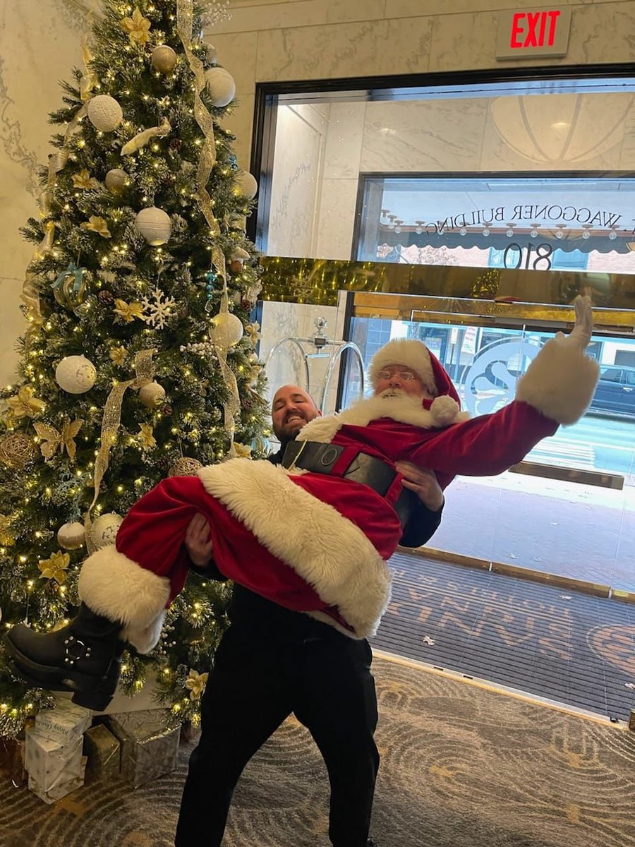 bdawg631's tweet photo. The big guy and I @SandmanHotels #sandmansignature https://t.co/bTVqS5v1qL