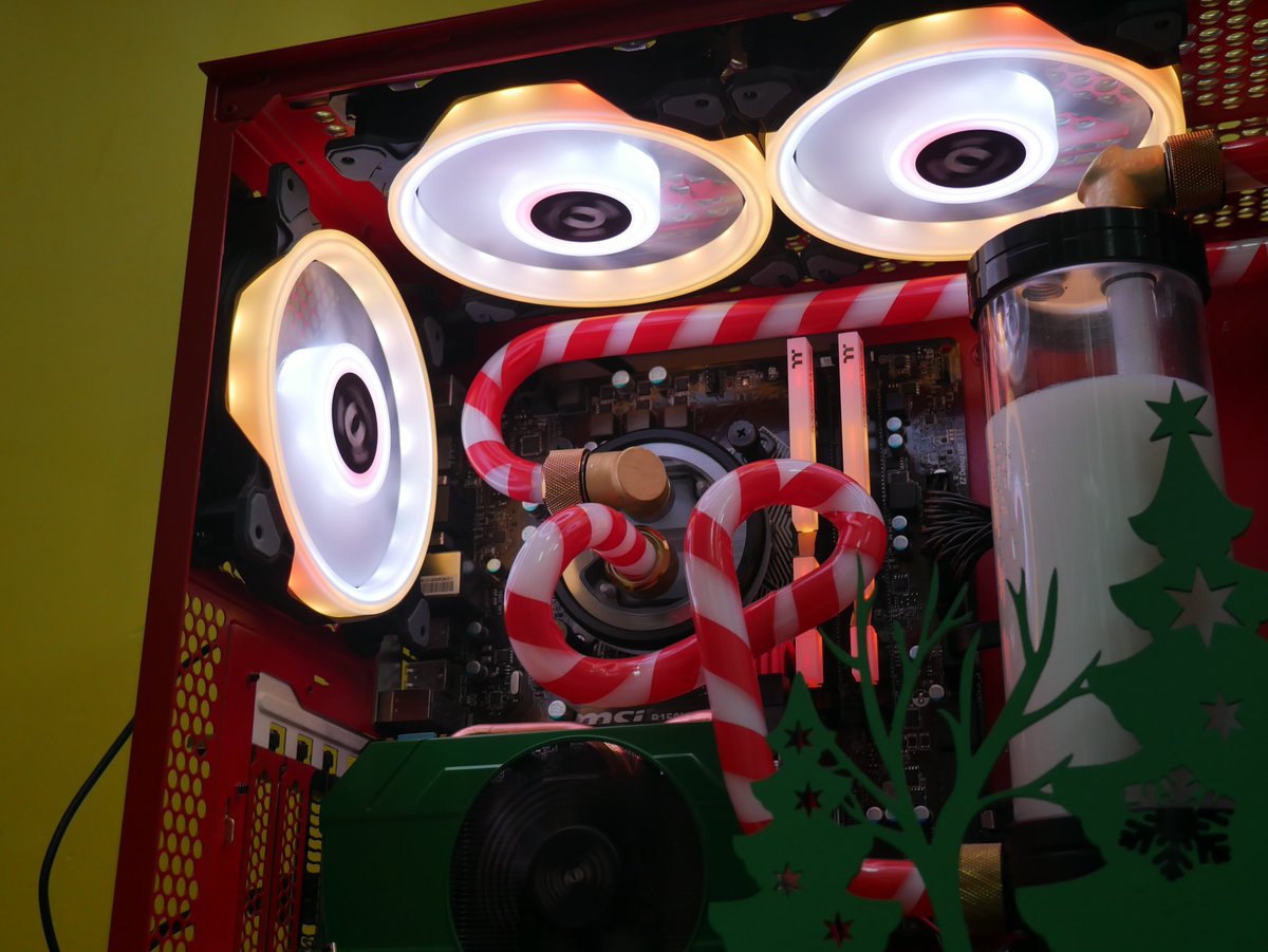 Thermaltake España tweet media