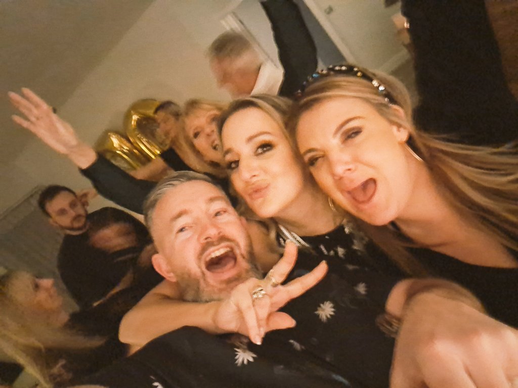 Graeme_Morgan's tweet photo. Kicked off Christmas with a 70th birthday/Xmas party in Essex last night - my head fills like it's filled with sand this morning https://t.co/MMRZTEqsXF