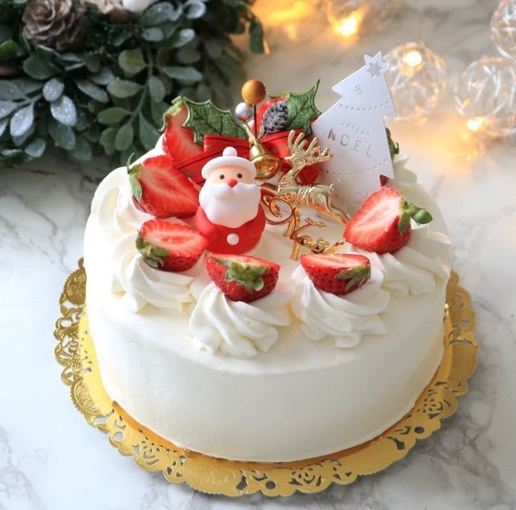 fanwatic's tweet photo. “Satu kotak kue B01 dengan krim strawberry, satu kotak kue B03 dengan krim lemon. Satu kotak bolu gulung tipe A02 dan satu kotak tipe A03.” https://t.co/SE8BX6JYbT