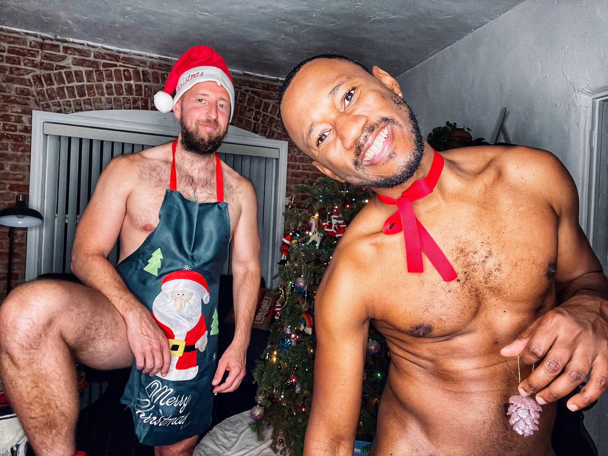Twas the night before Christmas…
🎄👨🏻‍❤️‍👨🏾😘