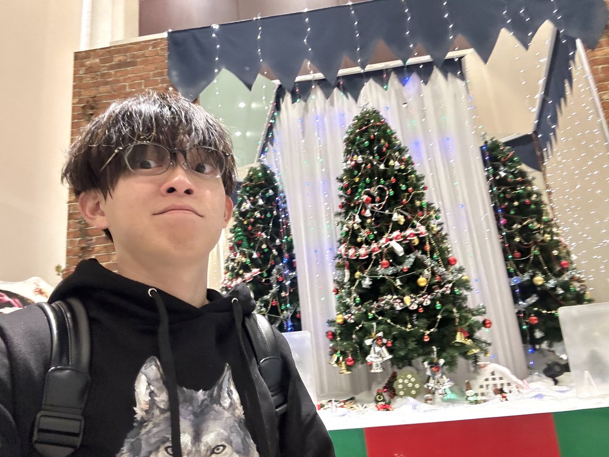 ryogomatsumaru's tweet photo. ク リスマスイブだ〜〜！！
や っぱりカップルたくさんいるね！
し あわせそうだな〜〜みんな！！
い い日になりますように！！！ https://t.co/Mi6eiFZi7z