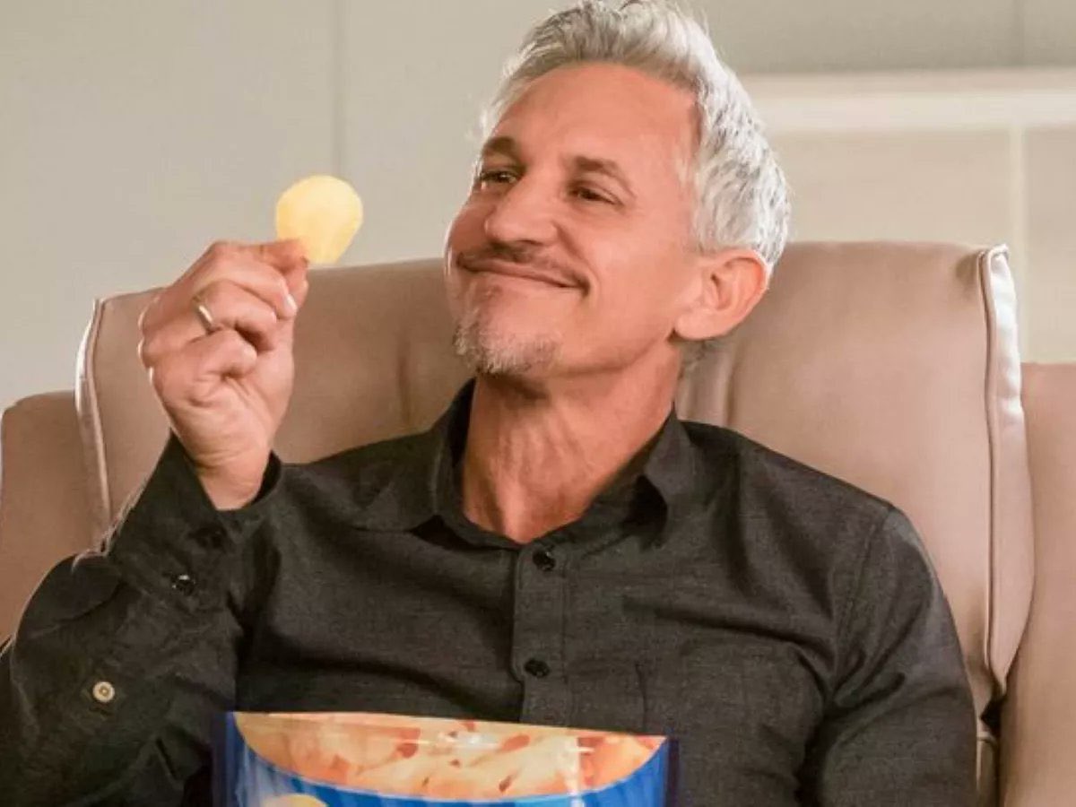 Merry Christmas <a href="/carolvorders/">Carol Vorderman</a> and <a href="/GaryLineker/">Gary Lineker</a> thank you for rattling the tories this year and calling them out! We need more like you 

Repost and leave you Christmas messages below if you support them!