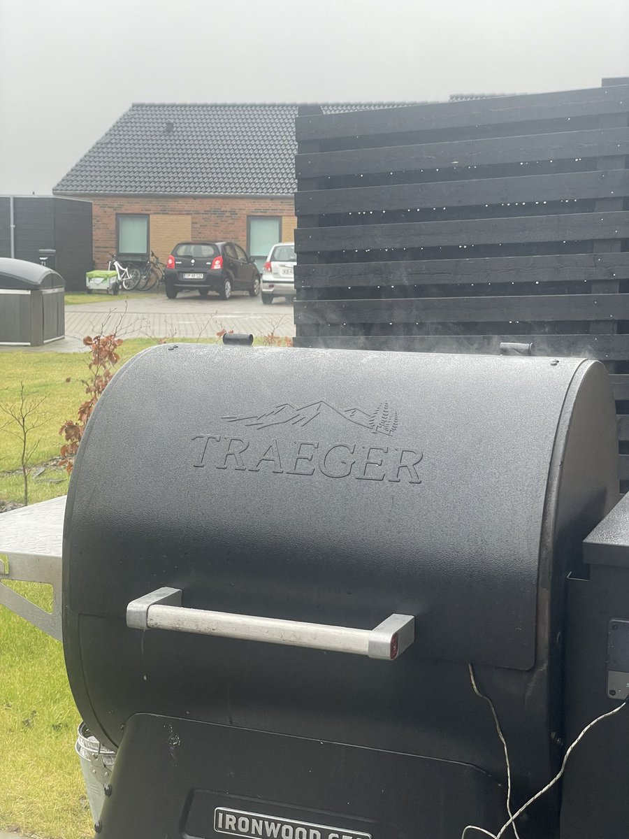 Prøv at lav en hel kalkun i jeres airfryer 😂 Ses om 6-7 timer 🥹🤤