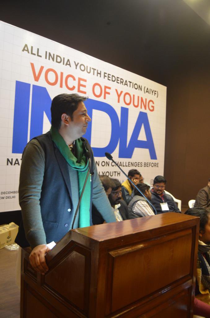 IndiaYoungVoice's tweet photo. Yuva RLD President Chadan Chauhan, MLA addressed the Voice of Young India: National Convention on Challenges Before Indian Youth hosted by the AIYF in New Delhi.

#VoiceofYoungIndia #YouthforINDIA #AIYF https://t.co/lAlOX3LGpR