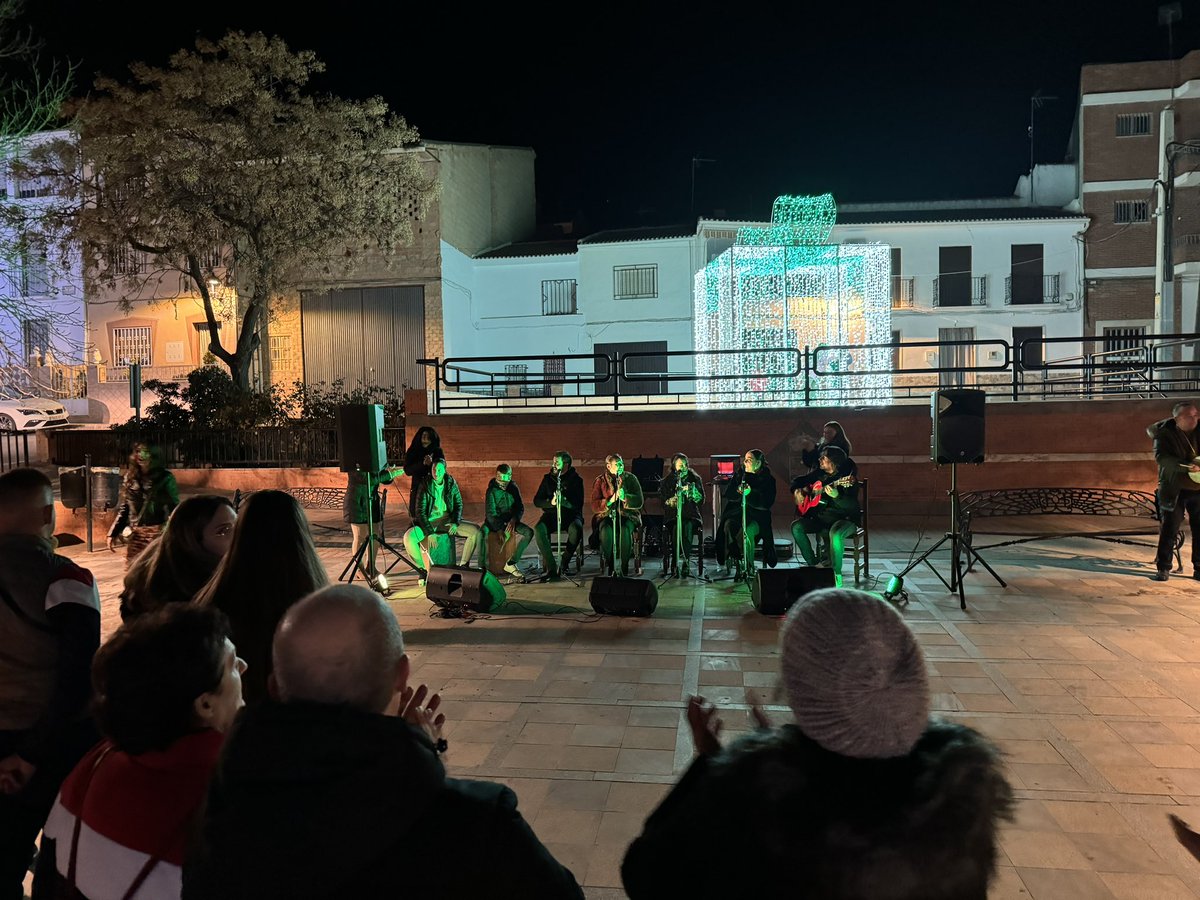Anoche un Zambomba muy especial en Domingo Pérez de Granada. Preciosa estrella fugaz 💫 frente a nosotros mientras actuábamos 🎄🥰