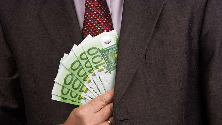 RT on X: "Zelensky aide complains about rampant corruption Many Ukrainian  officials believe it's 'cool' to take bribes, Mikhail Podoliak has said  https://t.co/sMfFiDRCX0 https://t.co/4Nbneeraaq" / X