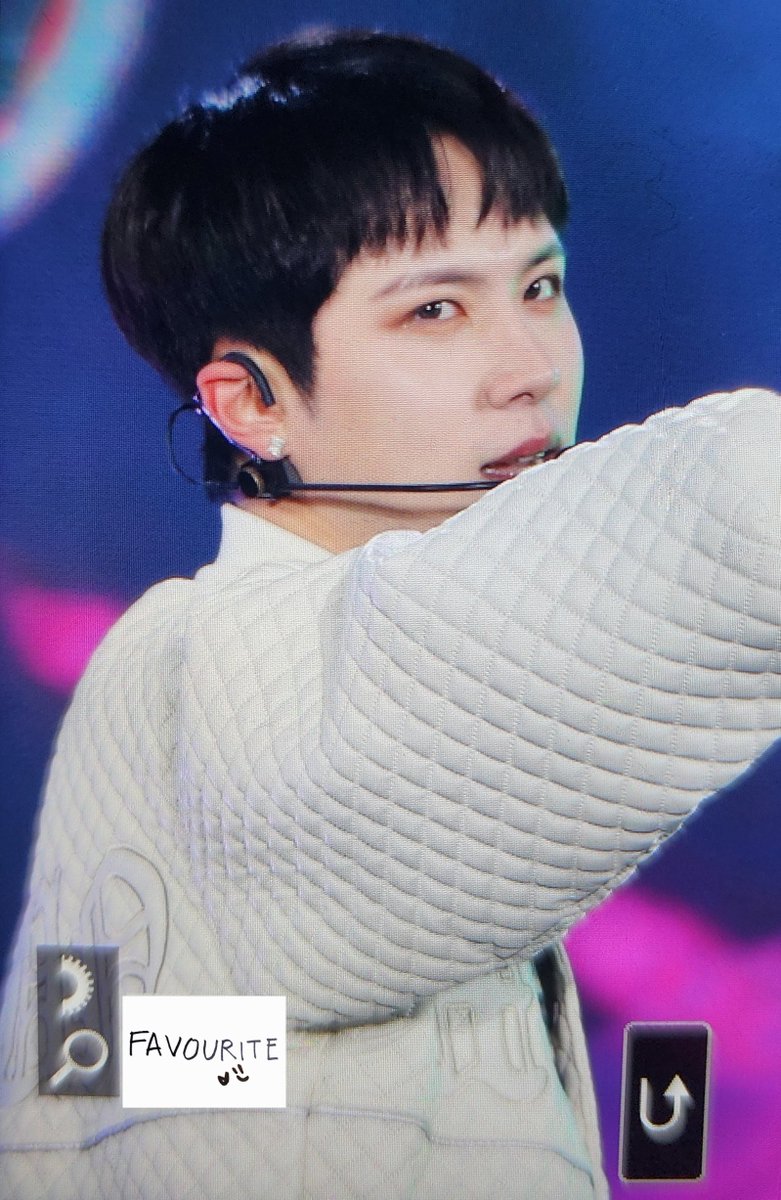 favouriteDH's tweet photo. 231224 김동한

#김동한 #동한 #니꺼내꺼 #KIMDONGHAN #DONGHAN #WEi #위아이 https://t.co/QHRUipoEcF
