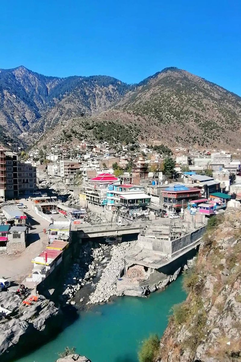 imgulr1's tweet photo. Bahrain, Swat Valley 🇵🇰 
#beautifulpakistan https://t.co/bwdT6thdAV
